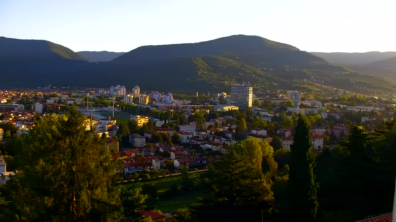 Nova Gorica e Gorizia: Panorama Mozzafiato dal Convento Francescano di Castagnevizza