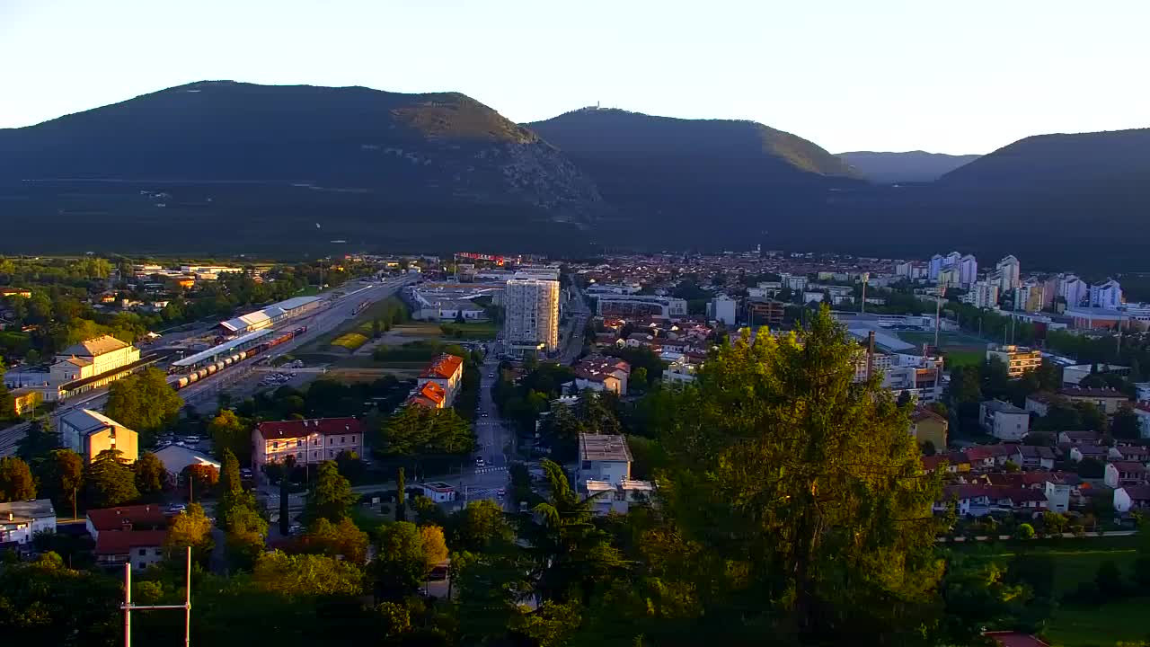 Nova Gorica i Gorica: Prekrasan Pogled iz Franjevačkog Samostana Kostanjevica