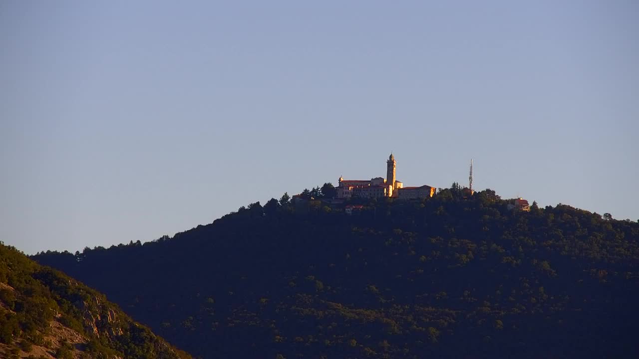Nova Gorica e Gorizia: Panorama Mozzafiato dal Convento Francescano di Castagnevizza