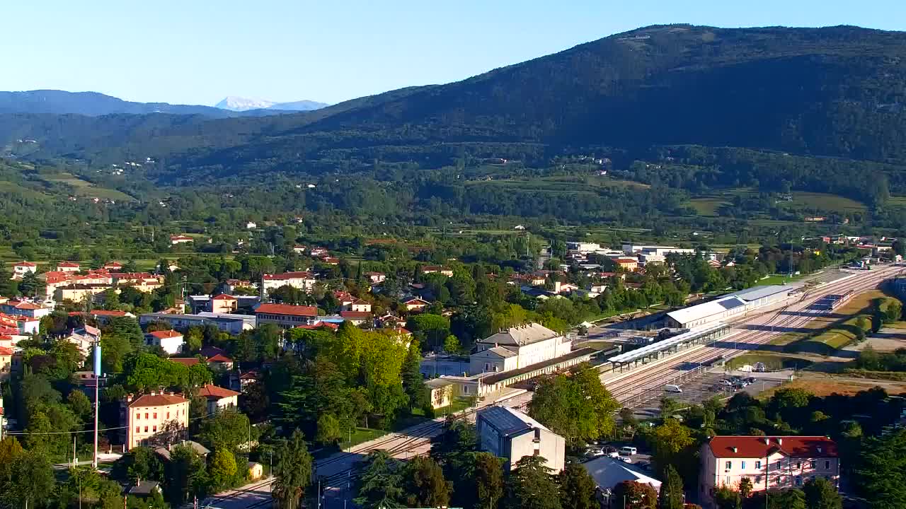 Nova Gorica e Gorizia: Panorama Mozzafiato dal Convento Francescano di Castagnevizza