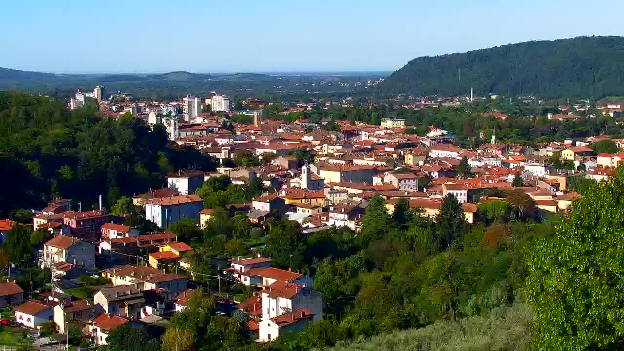 Nova Gorica e Gorizia: Panorama Mozzafiato dal Convento Francescano di Castagnevizza