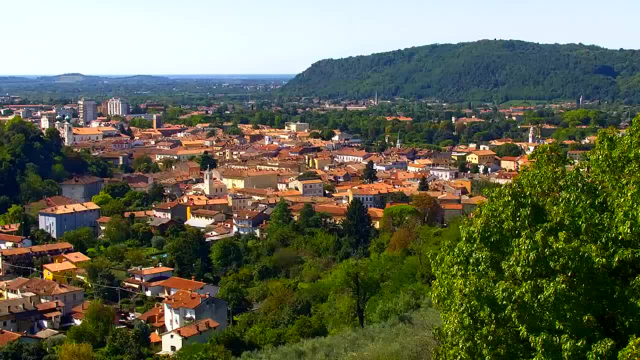 Nova Gorica e Gorizia: Panorama Mozzafiato dal Convento Francescano di Castagnevizza