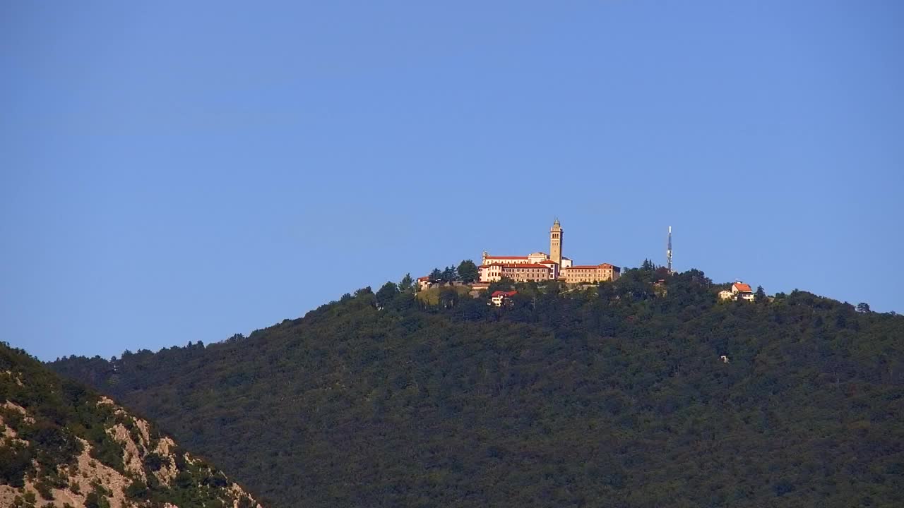 Nova Gorica e Gorizia: Panorama Mozzafiato dal Convento Francescano di Castagnevizza