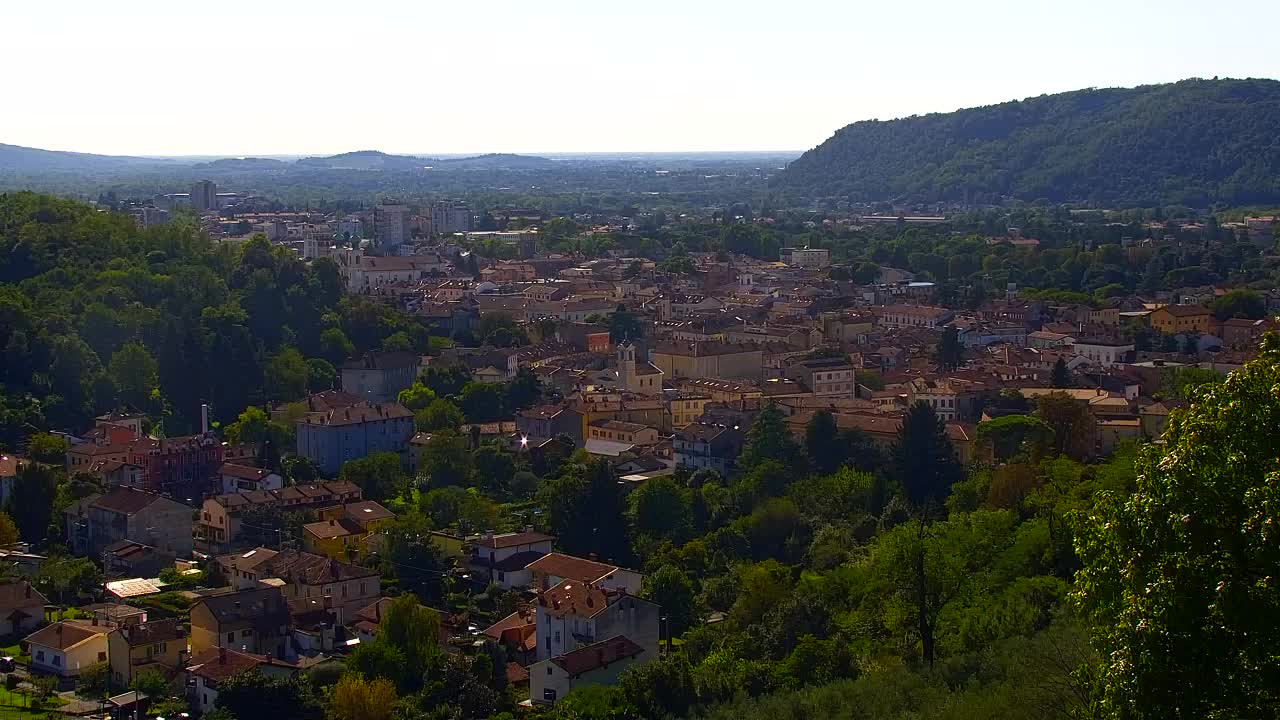 Nova Gorica e Gorizia: Panorama Mozzafiato dal Convento Francescano di Castagnevizza