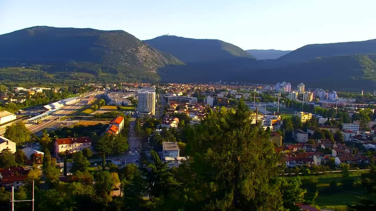 Nova Gorica i Gorica: Prekrasan Pogled iz Franjevačkog Samostana Kostanjevica