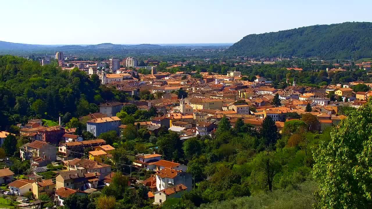 Nova Gorica e Gorizia: Panorama Mozzafiato dal Convento Francescano di Castagnevizza
