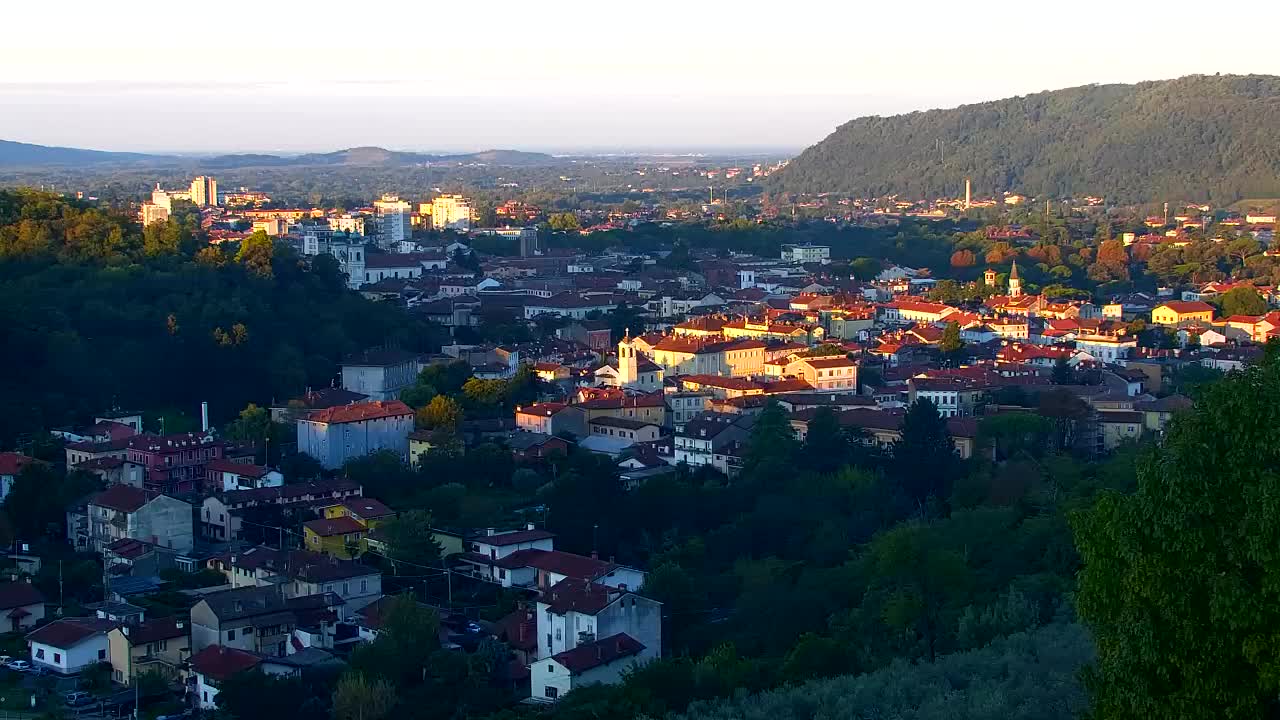 Nova Gorica e Gorizia: Panorama Mozzafiato dal Convento Francescano di Castagnevizza