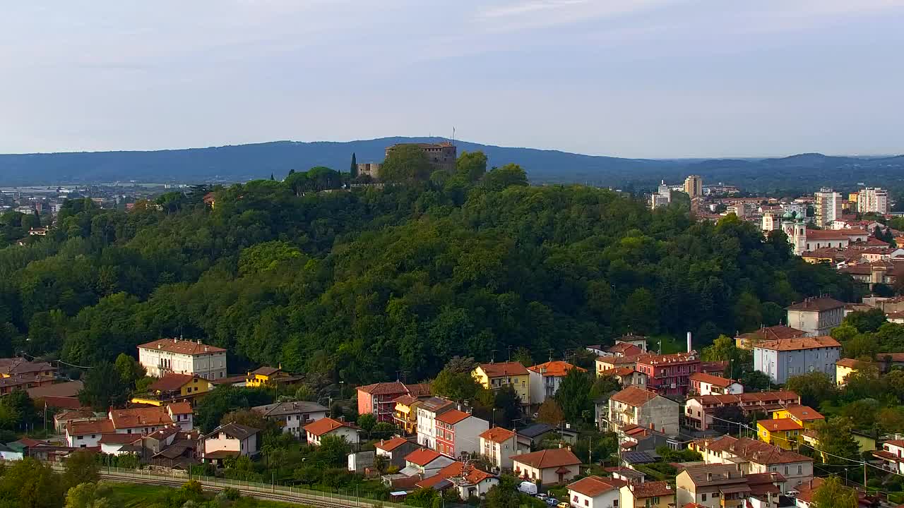 Nova Gorica e Gorizia: Panorama Mozzafiato dal Convento Francescano di Castagnevizza