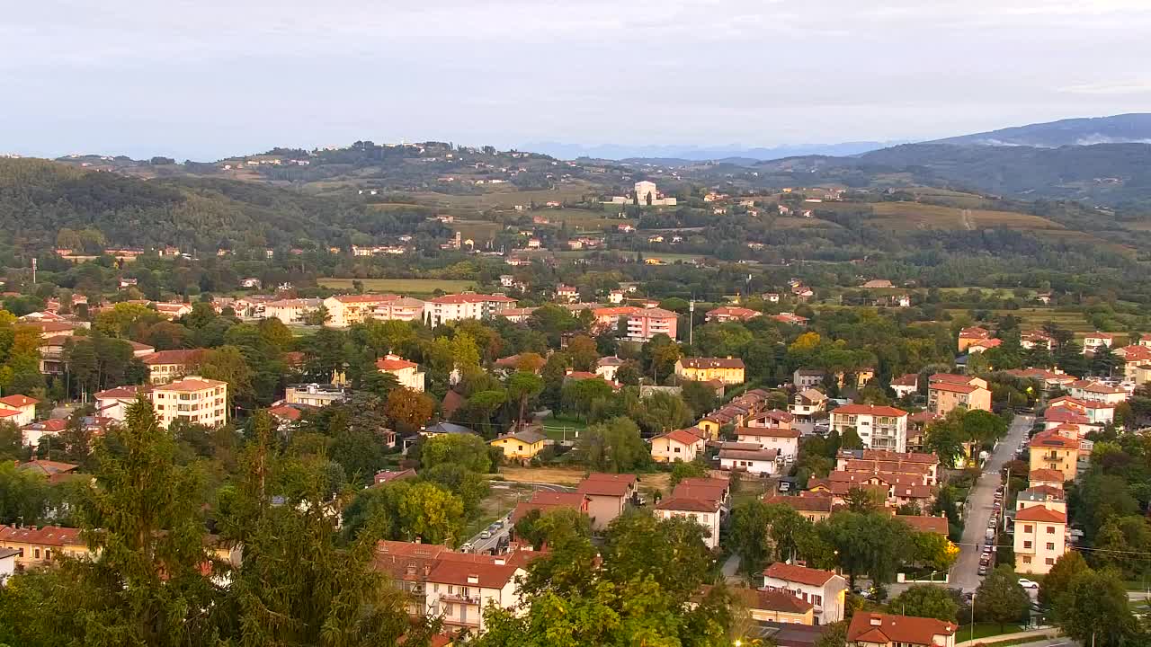 Nova Gorica e Gorizia: Panorama Mozzafiato dal Convento Francescano di Castagnevizza