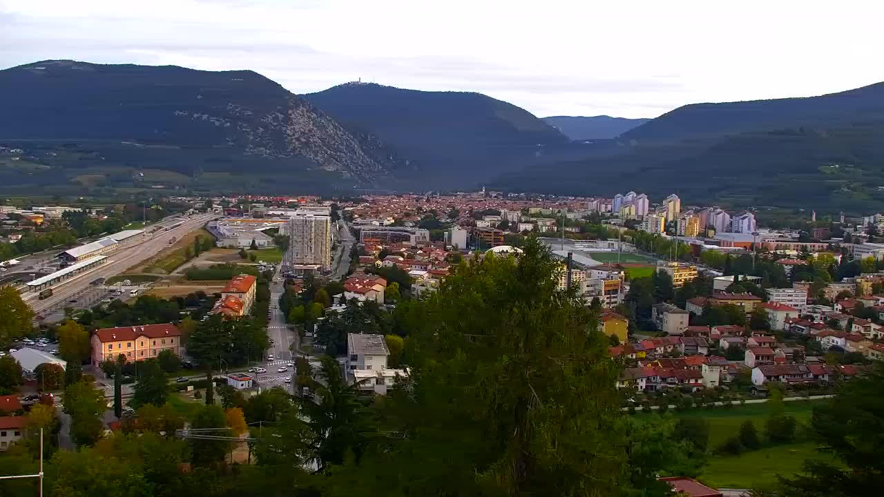 Nova Gorica e Gorizia: Panorama Mozzafiato dal Convento Francescano di Castagnevizza