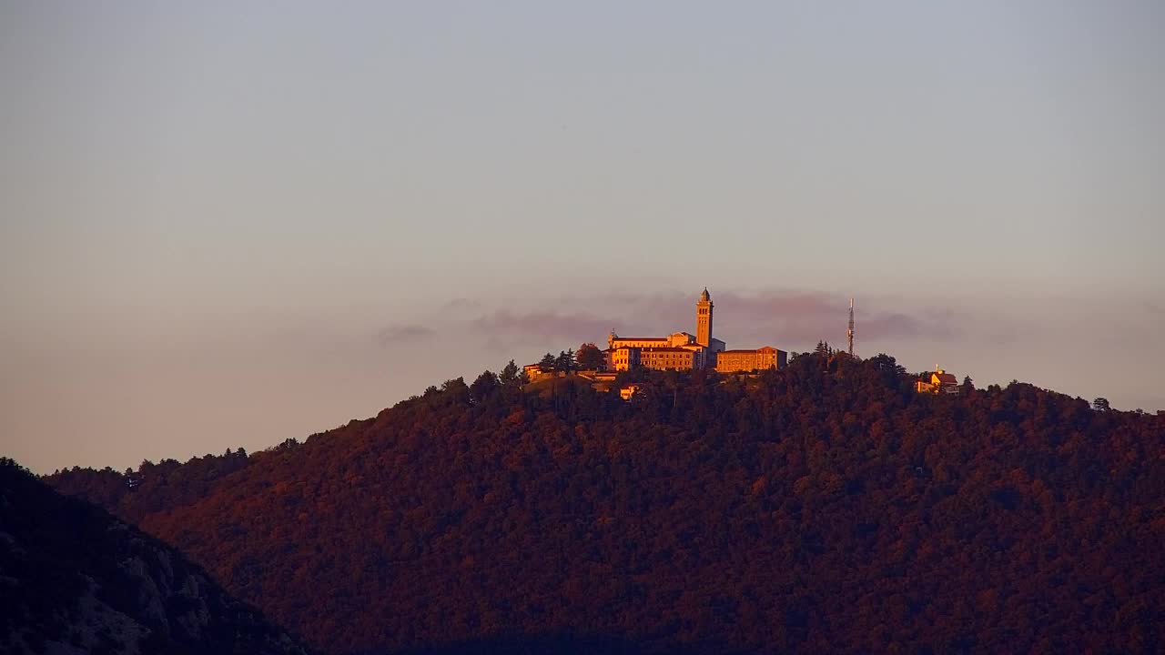 Nova Gorica e Gorizia: Panorama Mozzafiato dal Convento Francescano di Castagnevizza