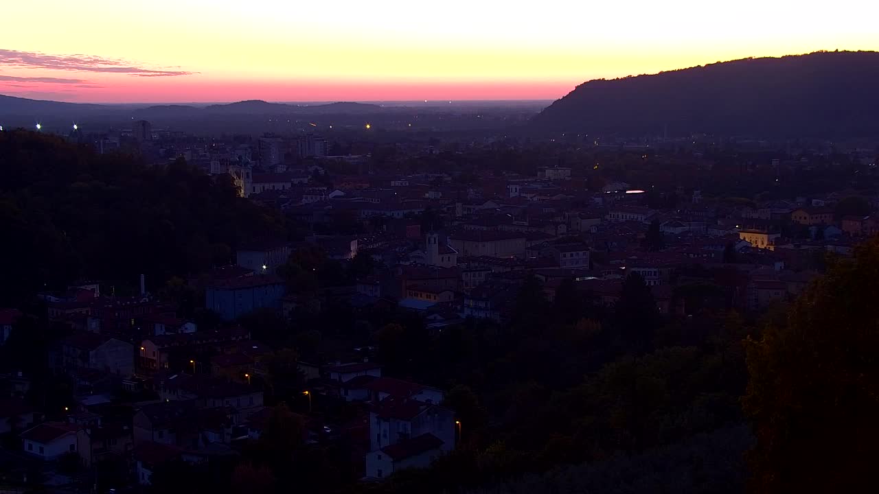 Nova Gorica e Gorizia: Panorama Mozzafiato dal Convento Francescano di Castagnevizza