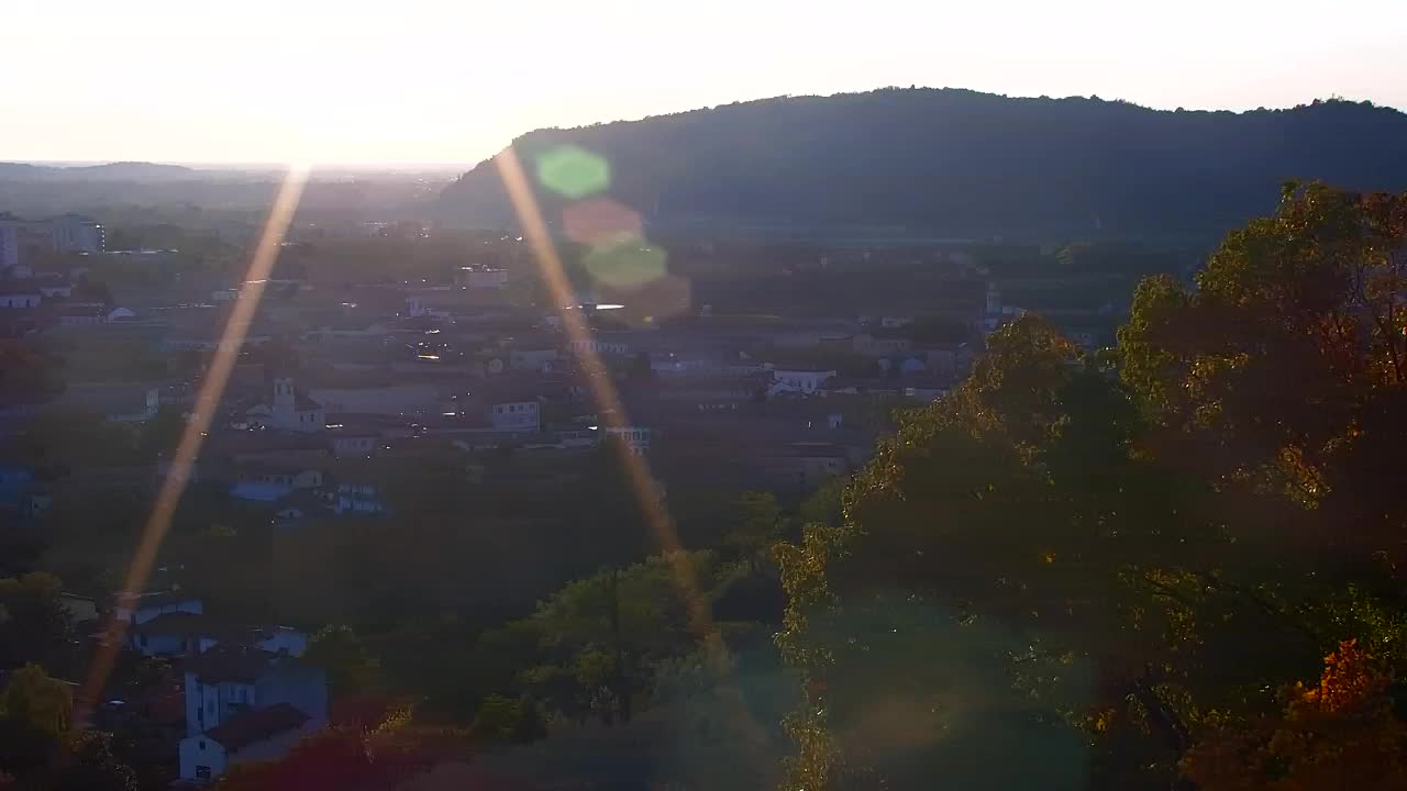 Nova Gorica i Gorica: Prekrasan Pogled iz Franjevačkog Samostana Kostanjevica