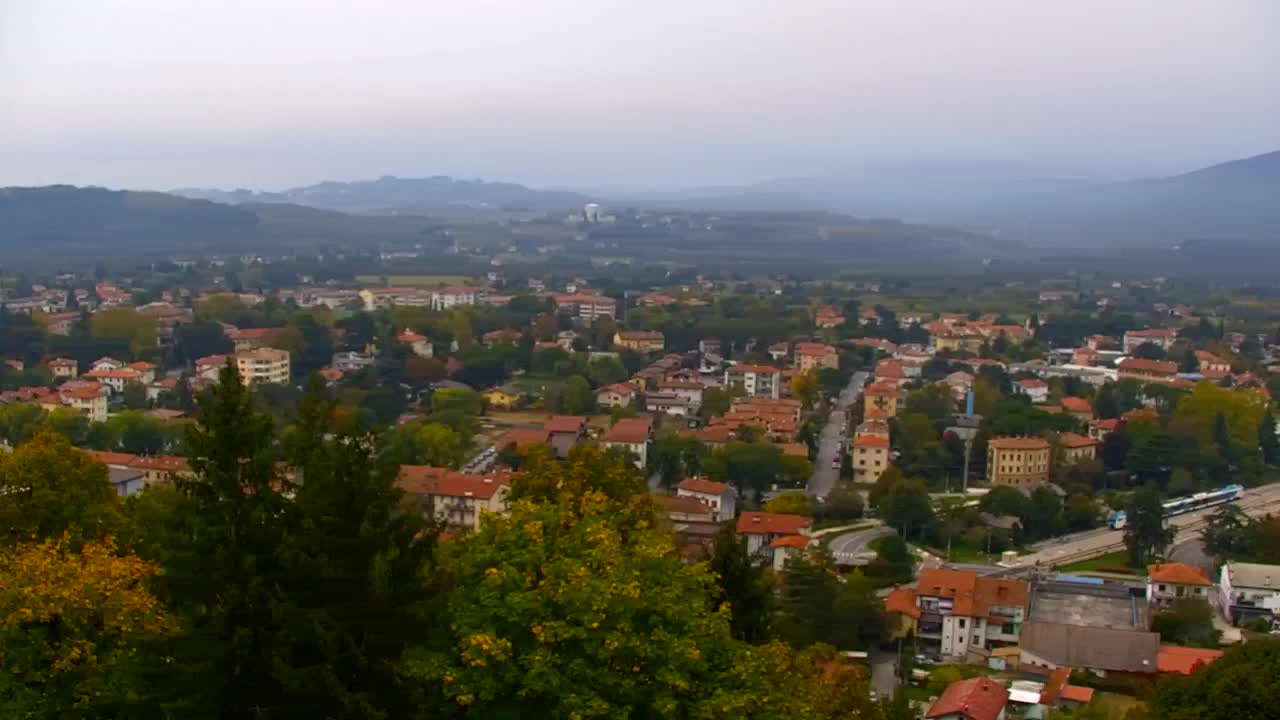 Nova Gorica e Gorizia: Panorama Mozzafiato dal Convento Francescano di Castagnevizza