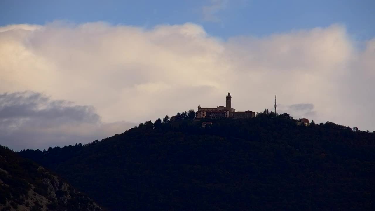 Nova Gorica y Gorizia: Impresionantes Vistas desde el Monasterio Franciscano de Kostanjevica