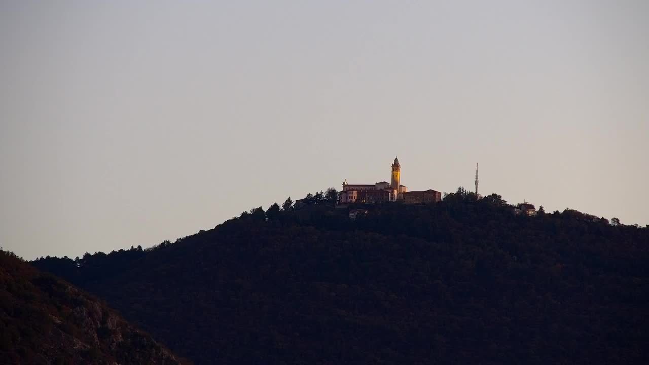 Nova Gorica e Gorizia: Panorama Mozzafiato dal Convento Francescano di Castagnevizza