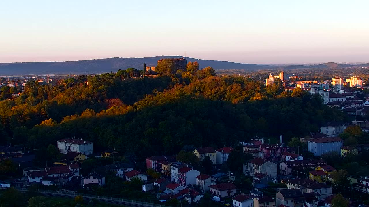 Nova Gorica i Gorica: Prekrasan Pogled iz Franjevačkog Samostana Kostanjevica
