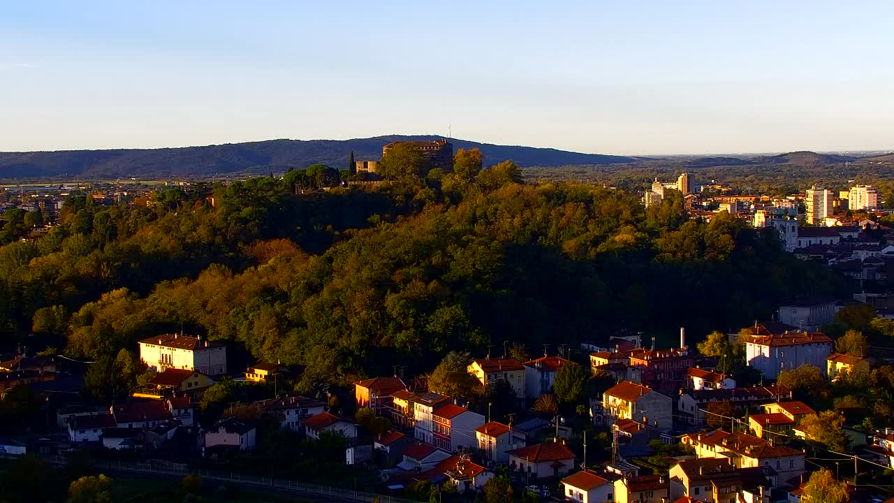 Nova Gorica e Gorizia: Panorama Mozzafiato dal Convento Francescano di Castagnevizza