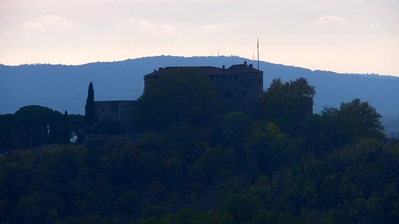 Nova Gorica e Gorizia: Panorama Mozzafiato dal Convento Francescano di Castagnevizza