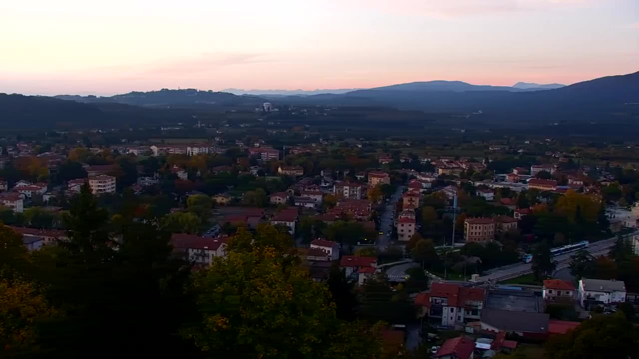 Nova Gorica i Gorica: Prekrasan Pogled iz Franjevačkog Samostana Kostanjevica