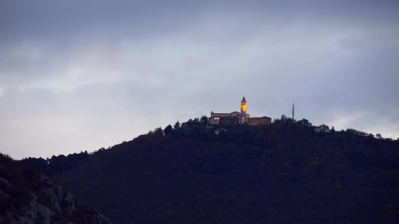 Nova Gorica y Gorizia: Impresionantes Vistas desde el Monasterio Franciscano de Kostanjevica