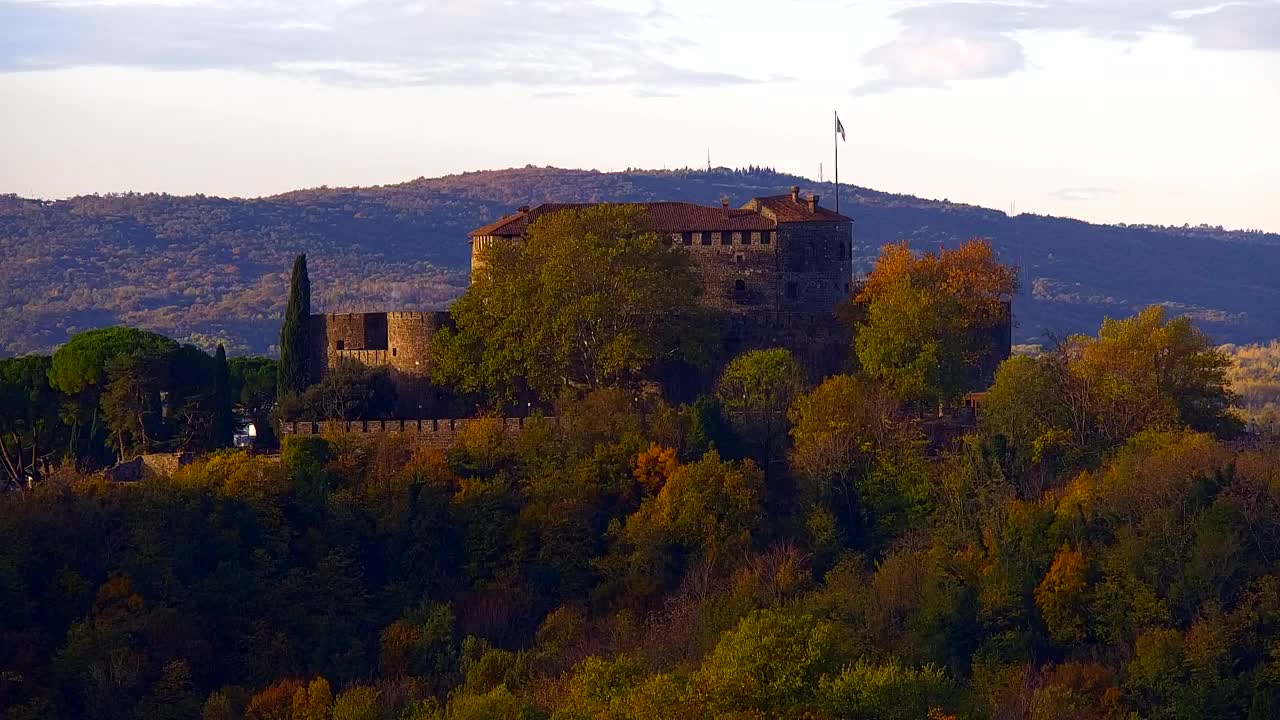Nova Gorica e Gorizia: Panorama Mozzafiato dal Convento Francescano di Castagnevizza