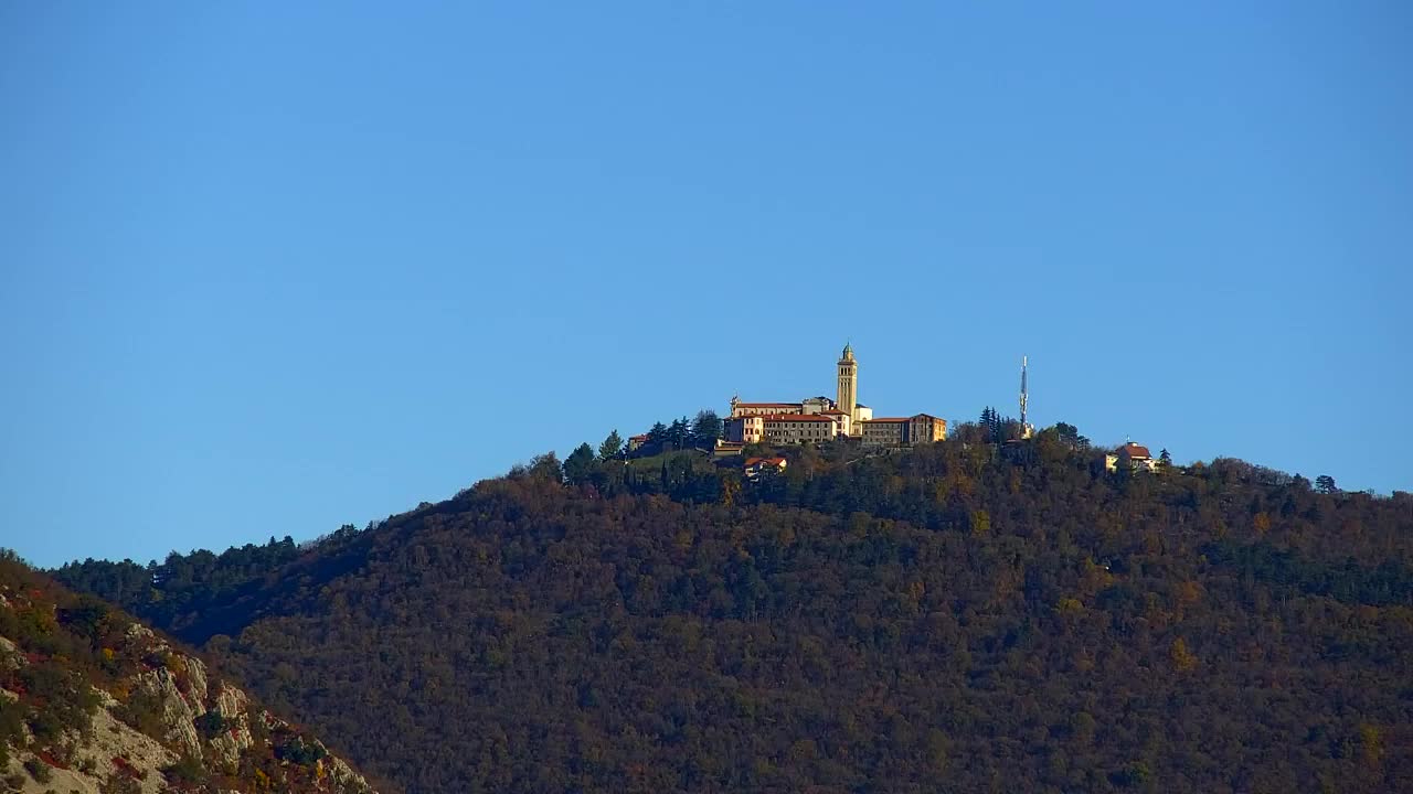 Nova Gorica e Gorizia: Panorama Mozzafiato dal Convento Francescano di Castagnevizza