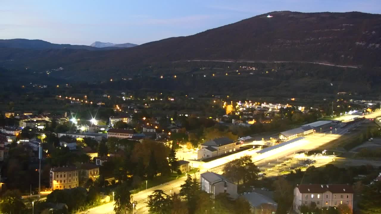 Nova Gorica e Gorizia: Panorama Mozzafiato dal Convento Francescano di Castagnevizza