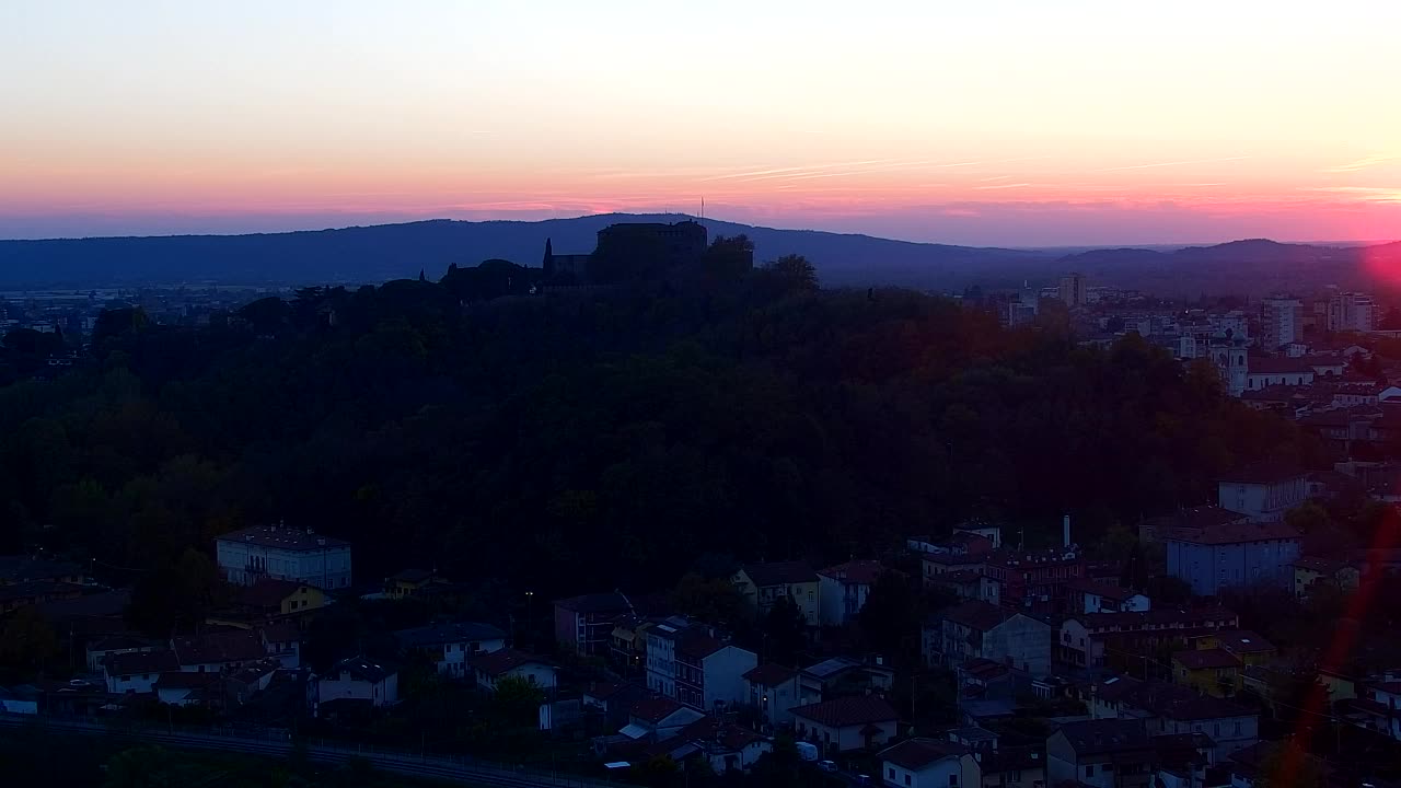 Nova Gorica y Gorizia: Impresionantes Vistas desde el Monasterio Franciscano de Kostanjevica
