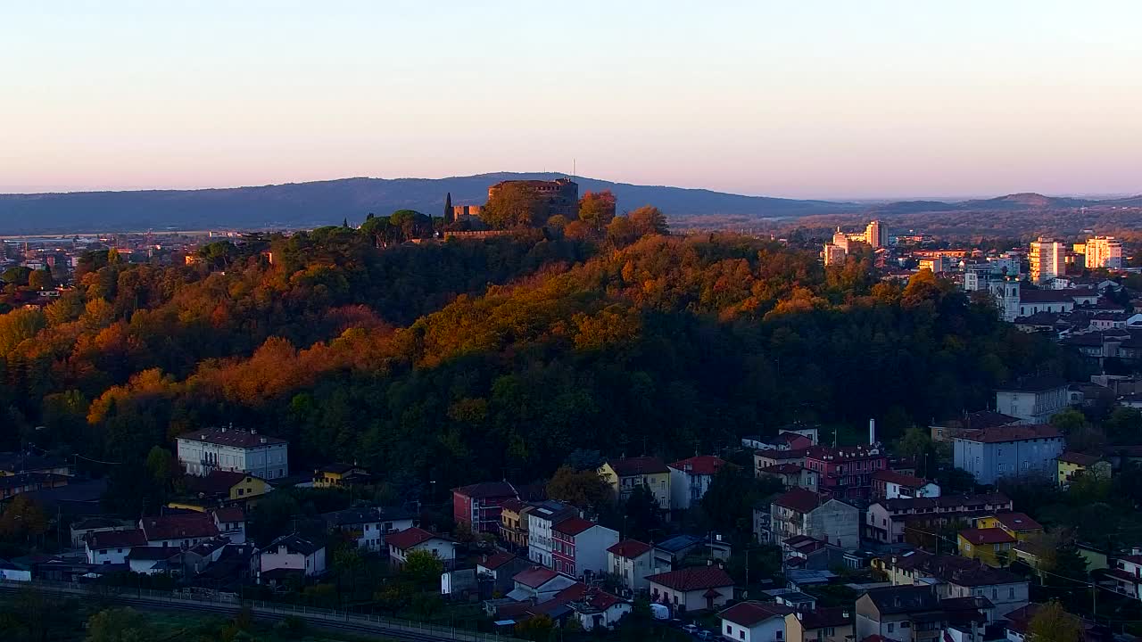 Nova Gorica y Gorizia: Impresionantes Vistas desde el Monasterio Franciscano de Kostanjevica