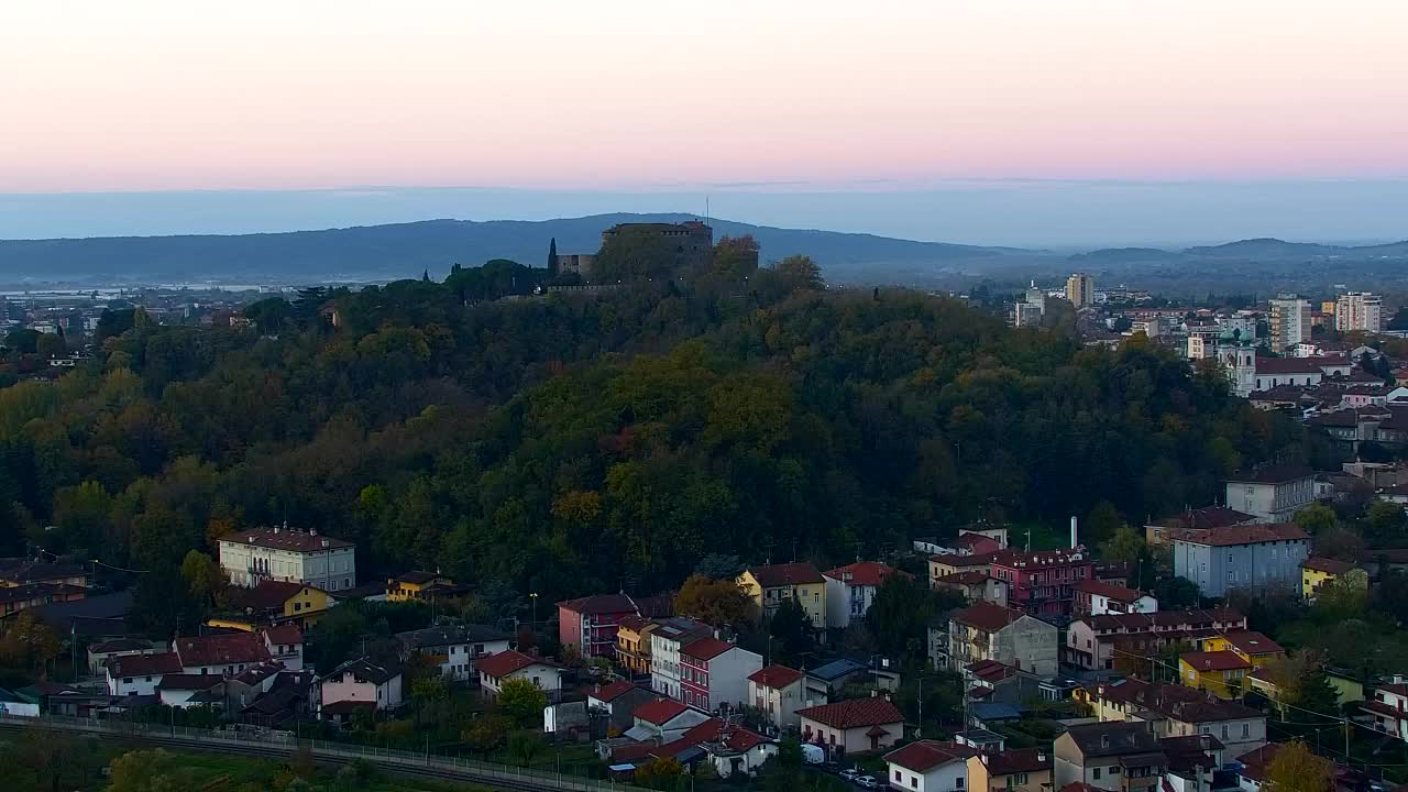 Nova Gorica i Gorica: Prekrasan Pogled iz Franjevačkog Samostana Kostanjevica