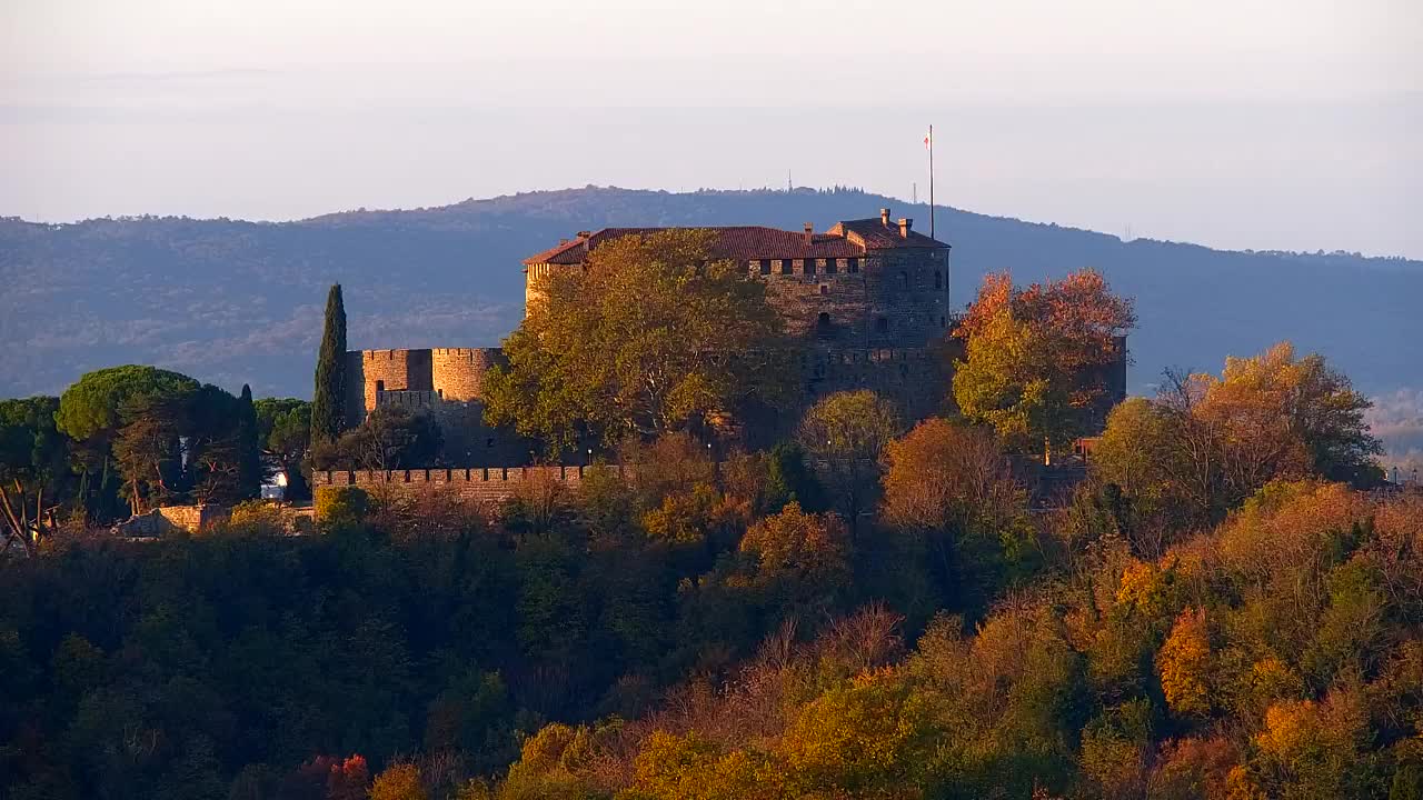 Nova Gorica e Gorizia: Panorama Mozzafiato dal Convento Francescano di Castagnevizza