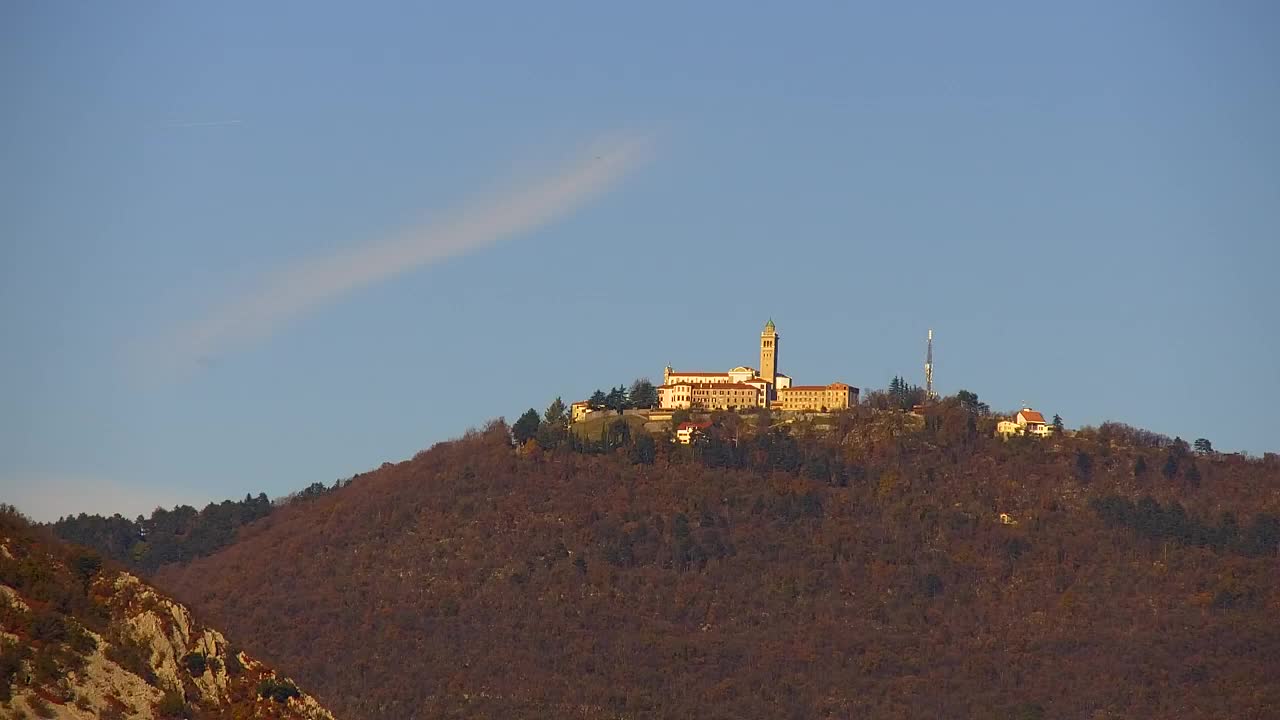 Nova Gorica e Gorizia: Panorama Mozzafiato dal Convento Francescano di Castagnevizza