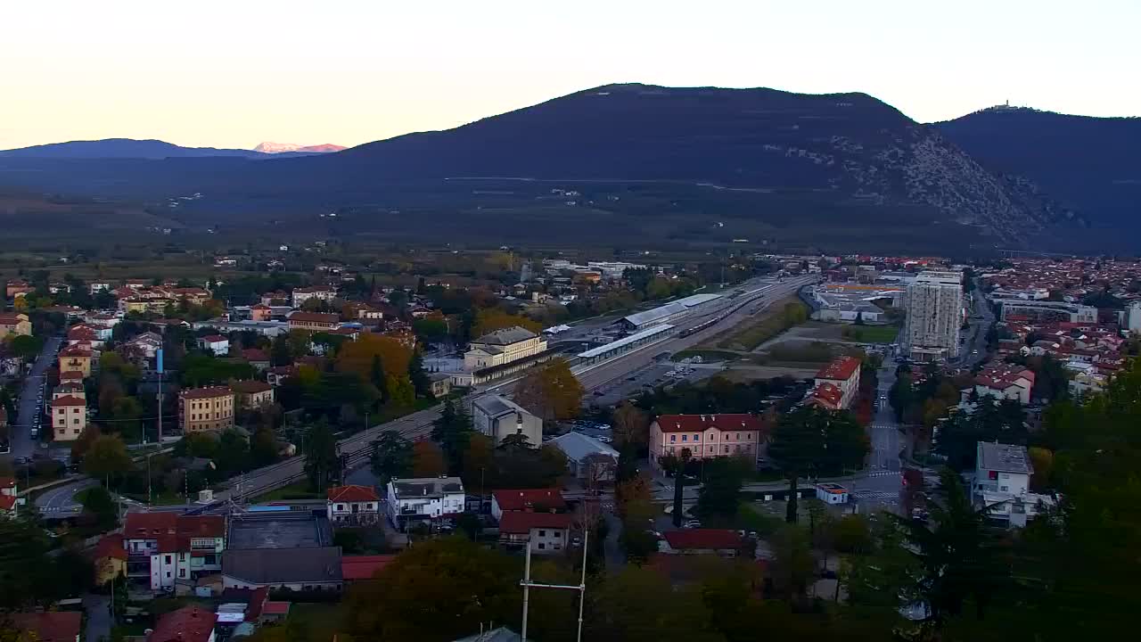 Nova Gorica i Gorica: Prekrasan Pogled iz Franjevačkog Samostana Kostanjevica