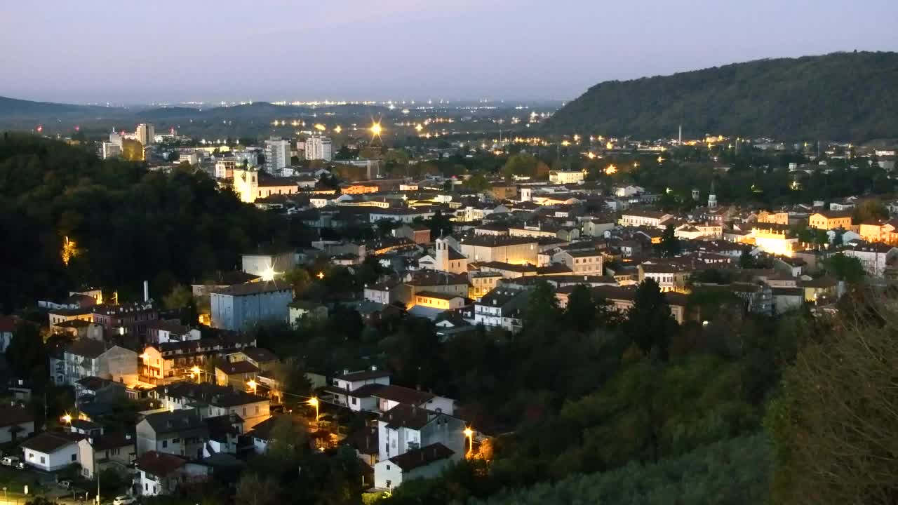 Nova Gorica i Gorica: Prekrasan Pogled iz Franjevačkog Samostana Kostanjevica