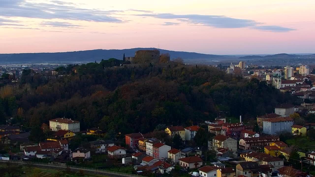 Nova Gorica y Gorizia: Impresionantes Vistas desde el Monasterio Franciscano de Kostanjevica