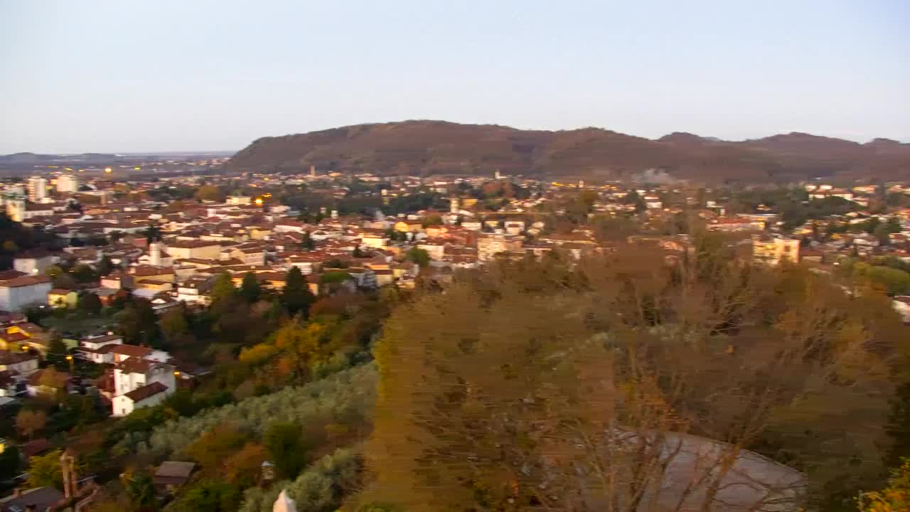 Nova Gorica y Gorizia: Impresionantes Vistas desde el Monasterio Franciscano de Kostanjevica