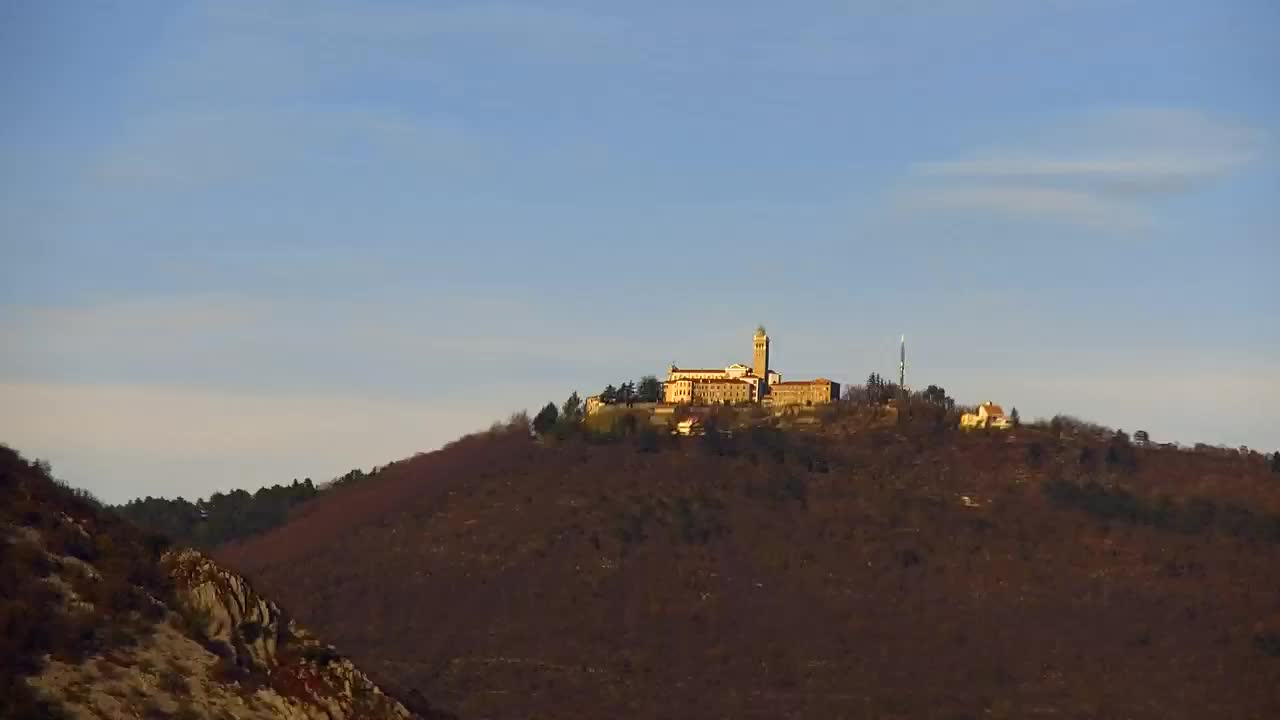 Nova Gorica e Gorizia: Panorama Mozzafiato dal Convento Francescano di Castagnevizza
