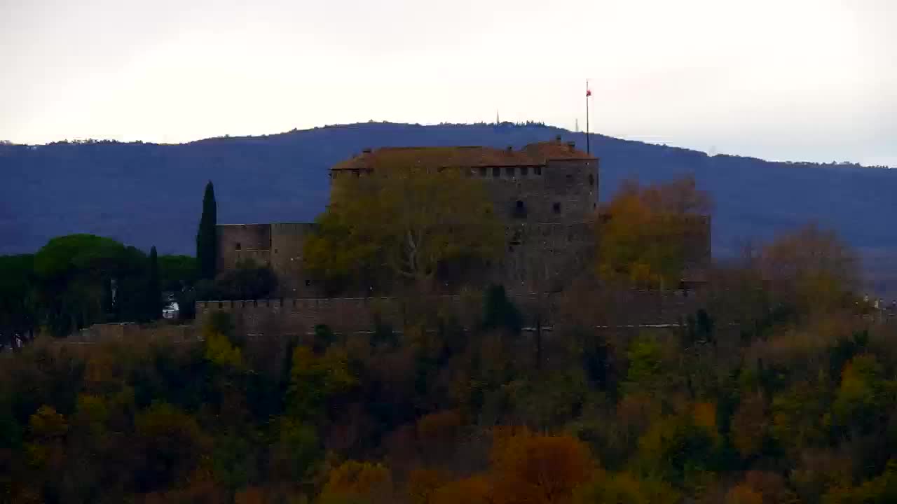 Nova Gorica e Gorizia: Panorama Mozzafiato dal Convento Francescano di Castagnevizza