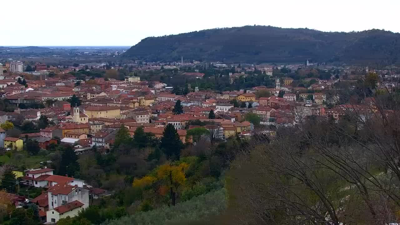 Nova Gorica i Gorica: Prekrasan Pogled iz Franjevačkog Samostana Kostanjevica