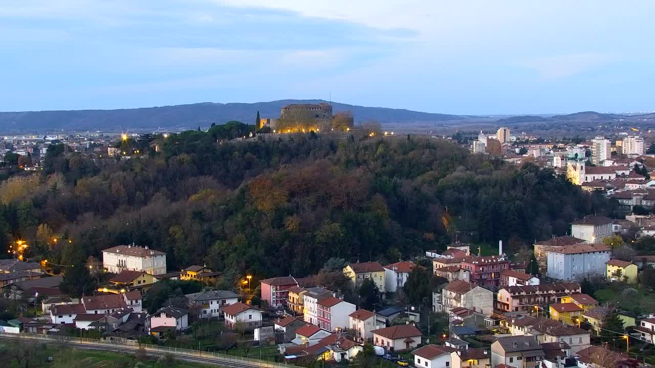 Nova Gorica i Gorica: Prekrasan Pogled iz Franjevačkog Samostana Kostanjevica
