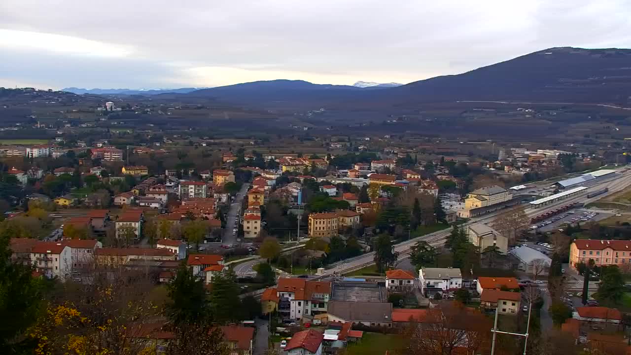 Nova Gorica e Gorizia: Panorama Mozzafiato dal Convento Francescano di Castagnevizza