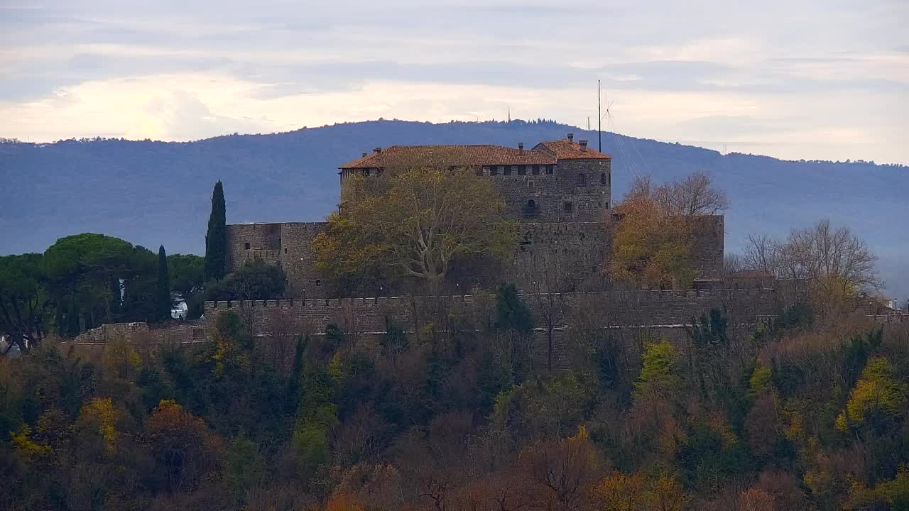 Nova Gorica y Gorizia: Impresionantes Vistas desde el Monasterio Franciscano de Kostanjevica
