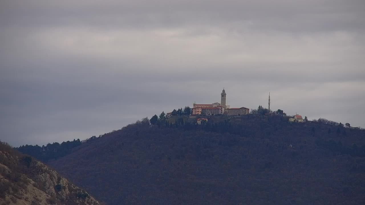 Nova Gorica e Gorizia: Panorama Mozzafiato dal Convento Francescano di Castagnevizza