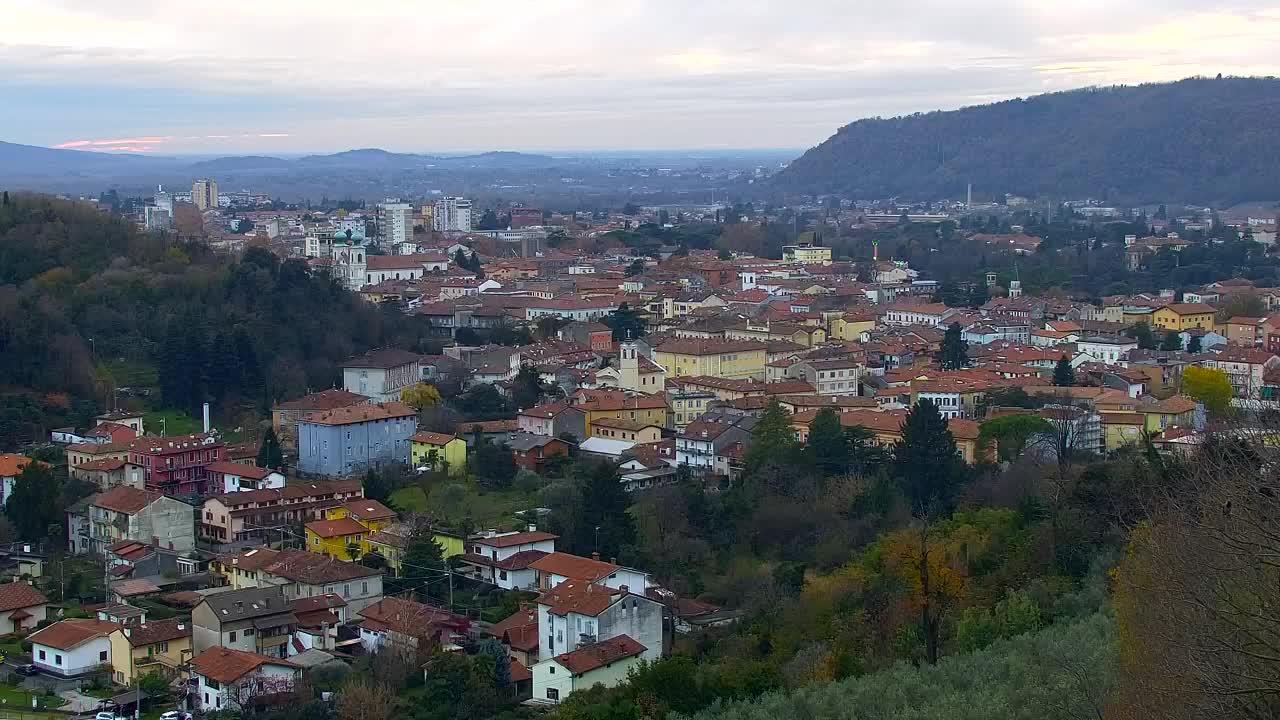 Nova Gorica y Gorizia: Impresionantes Vistas desde el Monasterio Franciscano de Kostanjevica