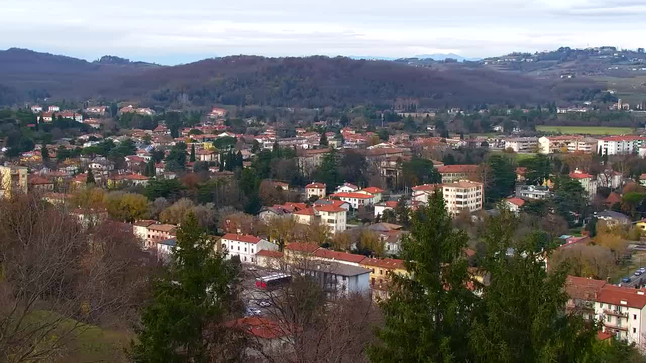 Nova Gorica e Gorizia: Panorama Mozzafiato dal Convento Francescano di Castagnevizza