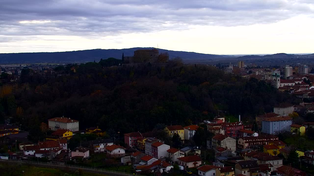 Nova Gorica e Gorizia: Panorama Mozzafiato dal Convento Francescano di Castagnevizza