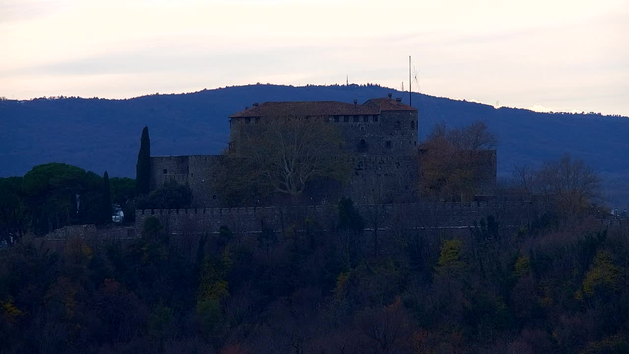 Nova Gorica y Gorizia: Impresionantes Vistas desde el Monasterio Franciscano de Kostanjevica