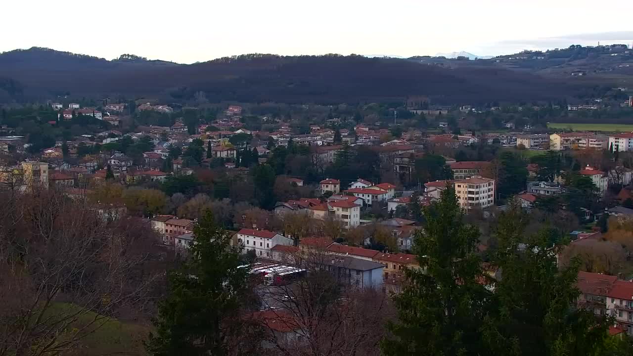 Nova Gorica y Gorizia: Impresionantes Vistas desde el Monasterio Franciscano de Kostanjevica