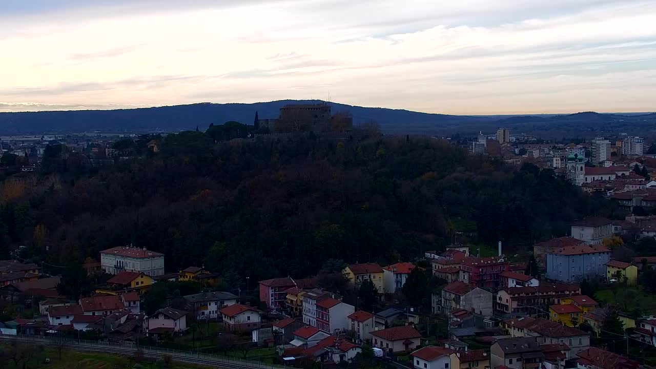 Nova Gorica i Gorica: Prekrasan Pogled iz Franjevačkog Samostana Kostanjevica